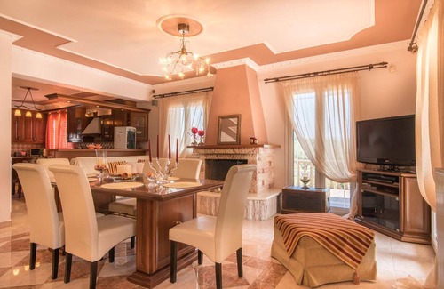 Romirion Villa | Fontana Casa de vacaciones de 4 dormitorios con piscina privada