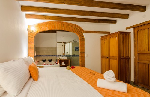 Old Town Hotel | Fontana Plaza Hotel