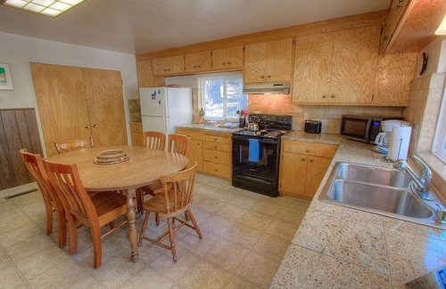 Zephyr Cove Casa | Foothill Folly 4 Bedroom Home by RedAwning