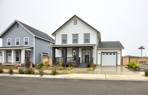 Ocean Shores Casa | Footprints In The Sand By Oyhut Bay Seaside Village