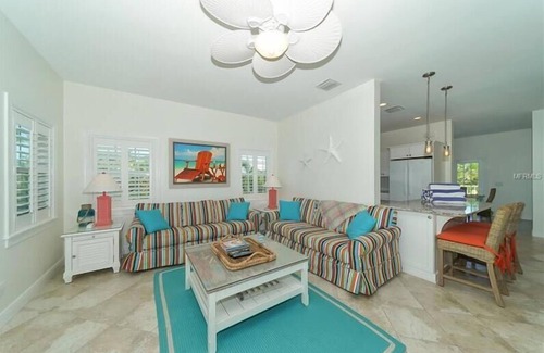 Holmes Beach Casa | Footprints in the Sand managed by Beach Retreats FL Anna Maria Island