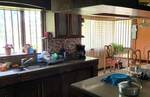 Ciudad Cariari Casa | For big groups a 4 bedrooms, 3 bathrooms house near to the Airport