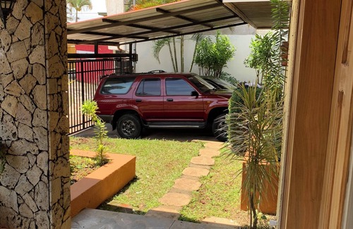 Ciudad Cariari Casa | For big groups a 4 bedrooms, 3 bathrooms house near to the Airport