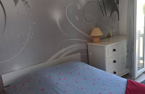 Levis-Saint-Nom Cama Y Desayuno | FOR RENT PRIVATE ROOM WITH BALCONY AND JERDIN