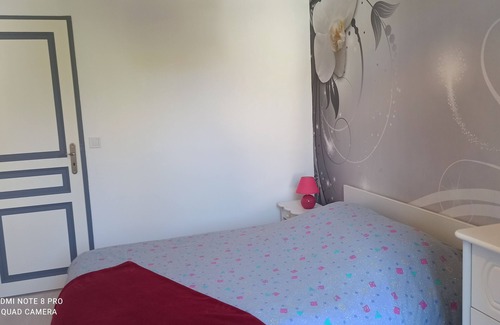 Levis-Saint-Nom Cama Y Desayuno | FOR RENT PRIVATE ROOM WITH BALCONY AND JERDIN