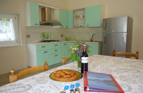 Crone Casa | Para las vacaciones con la familia, amigos o grandes abuelos, a sólo 500 metros del lago