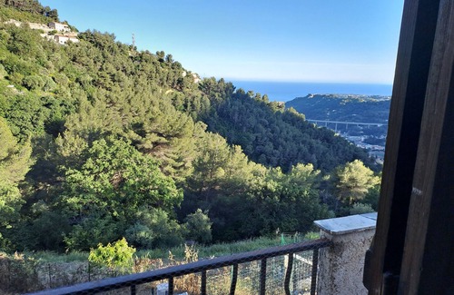 Castellar Casa | For vacations between sea and mountains 5 km from menton 5 km from italy 15 km from monaco