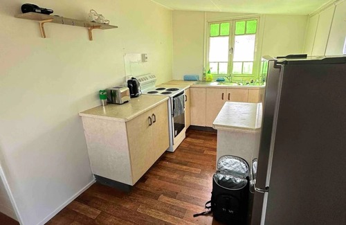South Townsville Casa | 1 Bedroom Shack city fringe location close to city/port/strand