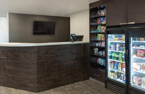 Rogers Casa | For you and your family: 3 Rooms w/Kitchen and Free Parking, near Outdoor Fun