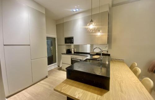 Almagro Apartamento | For You Rentals Apartment TEMPORAL with Beautiful Private Terrace in the Center of Madrid CAR19