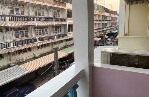 Bang Kho Casa | For3-7guests private 3storey townhouse near The Mall Thapra Department Store