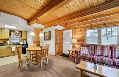 Lewiston Cabaña | Fore Seasons Cottage: Your Summer Retreat for Golf and Outdoor Adventure