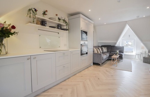 Seaton Cabaña | FORE STREET HOUSE - APARTMENT 3, family friendly in Seaton, Devon