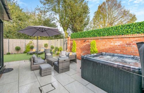 Cottingham Casa | Foreman's Cottage