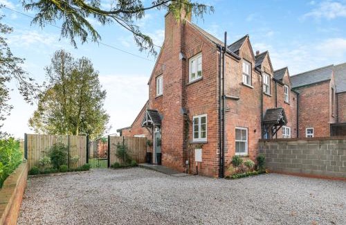 Cottingham Casa | Foreman's Cottage