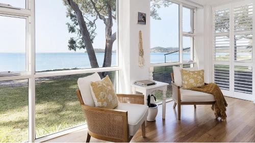 Salamander Bay Casa | Foreshore Beach House - Stunning waterfront home