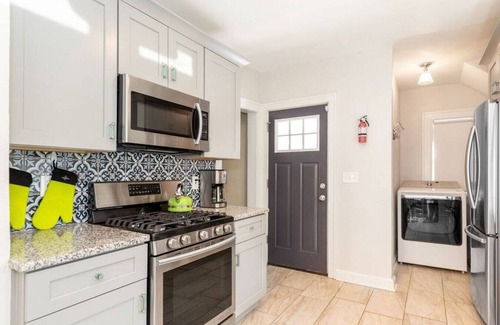 Kansas City Apartamento | Forest Avenue Flat (1st Floor Apt) · 30 day stays welcomed | Midtown
