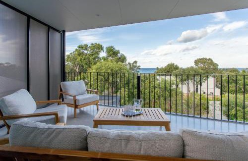 Dunsborough Casa | Forest Beach House I Private Properties