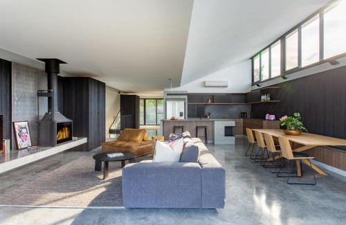 Dunsborough Casa | Forest Beach House I Private Properties