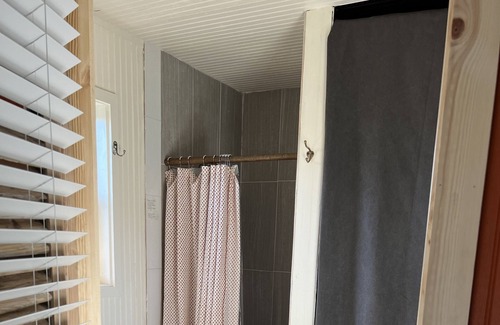 Chatawa Cabina | Forest cabin with all modern conveniences. Sixteen private acres. No pets.