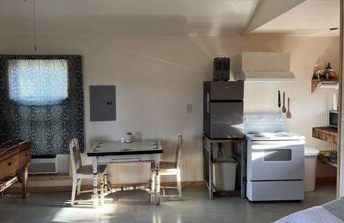 Chatawa Cabina | Forest cabin with all modern conveniences. Sixteen private acres. No pets.