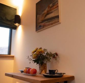 West Laroch Apartamento | Forest Corner Luxury Apartment with Hot Tub