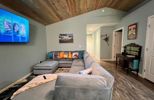 Rockaway Beach Casa | Forest cottage - secluded, hot tub, walk to beach