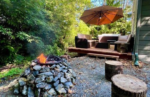 Rockaway Beach Casa | Forest cottage - secluded, hot tub, walk to beach