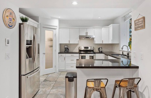 Metro Vancouver Regional District Casa | Forest Getaway 2 Bedroom Suite with Hot & Cold Tub