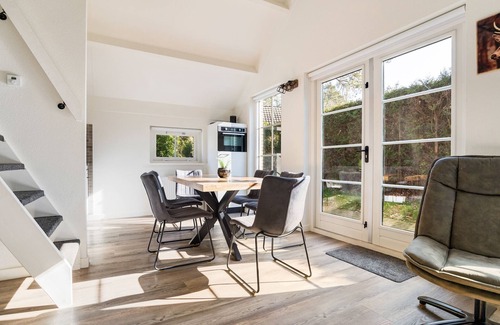 Lunteren Casa | Forest House Hoeve de Zuidrand, Veluwe. Large garden, sauna, hot tub, privacy & alpacas
