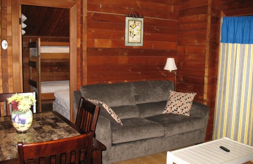 Advance Complejo | Forest Lake Camping Resort Lakefront Cabin 8