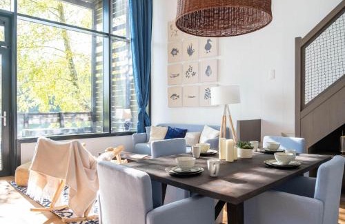 Maubray Casa | Forest Mansion Retreat
