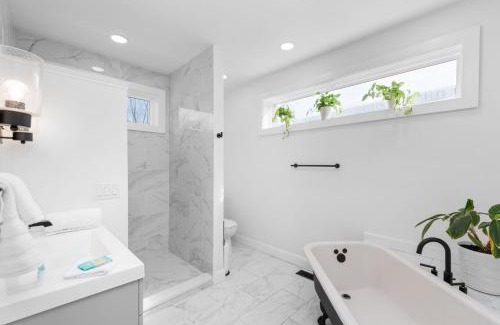 Clayton-Tamm Casa | Forest Park Retreat by StayLage