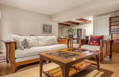 Springbank Condominio | Forest Retreat 2 Acres Free Banff Pass + Views