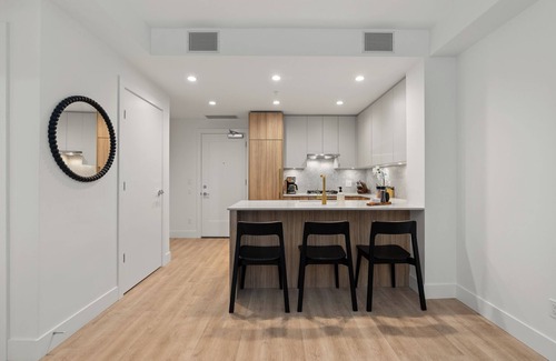 Lynn Valley Apartamento | Forest Retreat - Fully Furnished 1 bedroom in Lynn Valley