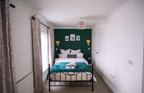 Port Talbot Casa | Forest Retreat Log Burner Dog Friendly Wifi