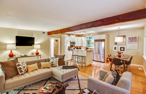 Cazadero Cabina | Modern Zen ~ Private, Redwoods, Hot Tub, Serene! Se admiten perros, pacífico!