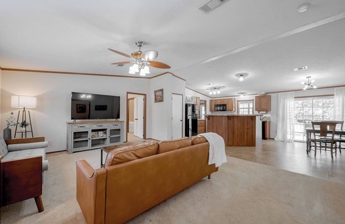 Conroe Casa | Forest Side manufactured home in Richards - 3 bedrooms