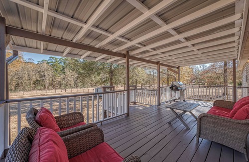 Conroe Casa | Forest Side manufactured home in Richards - 3 bedrooms
