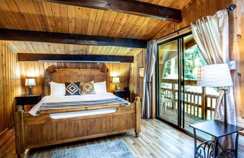 Glacier Casa | Forest View Chalet