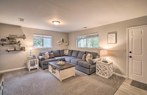 Pine Grove Casa | Forest-View Deck and Fire Pits Pine Grove Retreat!