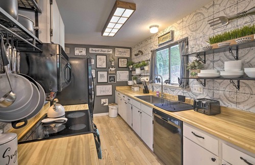 Pine Grove Casa | Forest-View Deck + Fire Pits: Pine Grove Retreat!