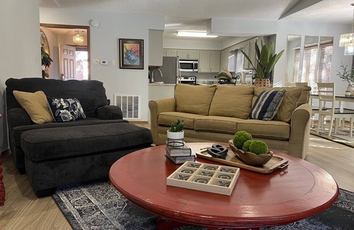 Mount Ida Condominio | Forest view, log-sided two bedroom, two bath condo on Lake Ouachita. by RedAwning