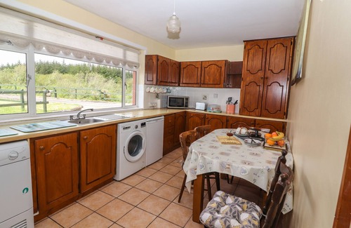 Ballinskelligs Casa | FOREST VIEW, pet friendly in Ballinskelligs, County Kerry