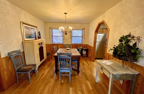 Mount Ida Cabaña | Forest View two bedroom, two bath Harbor North luxury loft cottage with private hot tub o Lake on Ouachita. by RedAwning