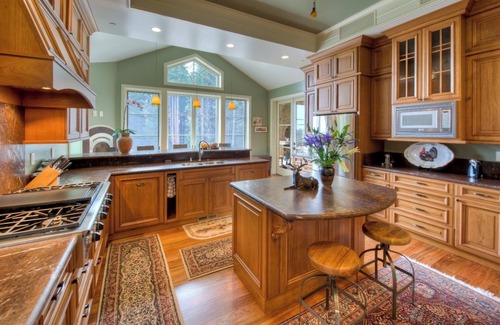 Cazadero Casa | Forest Villa: Off-Grid Luxury on 730 Acres of Western Sonoma’s Natural Beauty