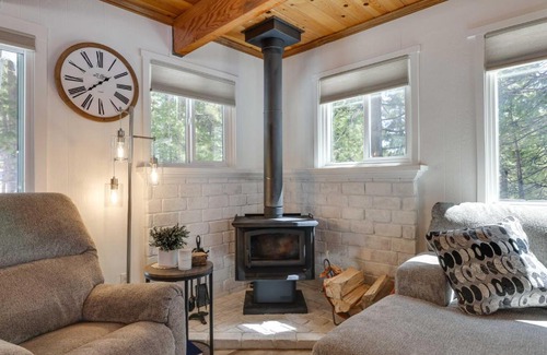 Cold Springs Casa | Forested Cold Springs Cabin with Wood-Burning Stove!