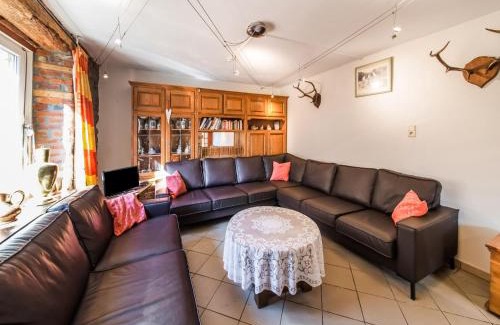 Awenne Casa | Forestside Escape for 15 Guests, cleaning included