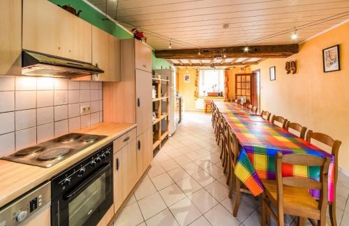 Awenne Casa | Forestside Escape for 15 Guests, cleaning included