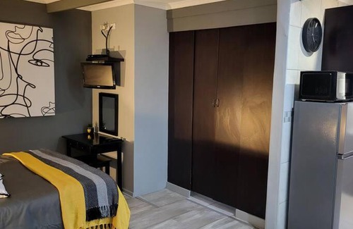 George Apartamento | Forever Always Studio Apartment